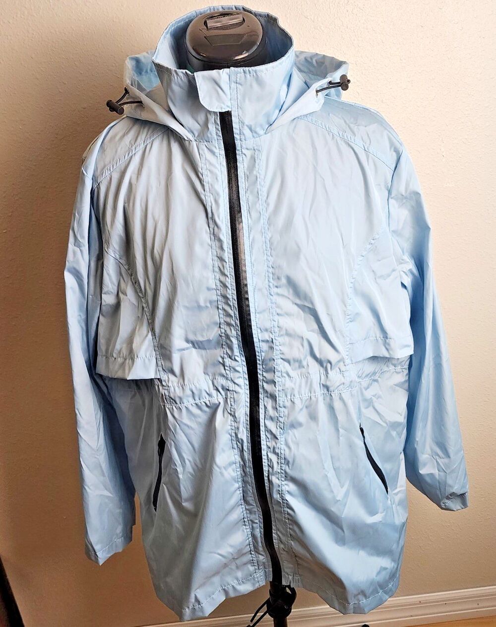 Women's Raincoat Large Light Blue Hooded Waterproof Windbreaker NWT Avoogue